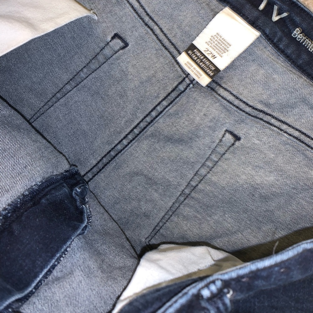 Ava & Viv Dark Blue Bermuda Jean shorts size 22W - Picture 8 of 10